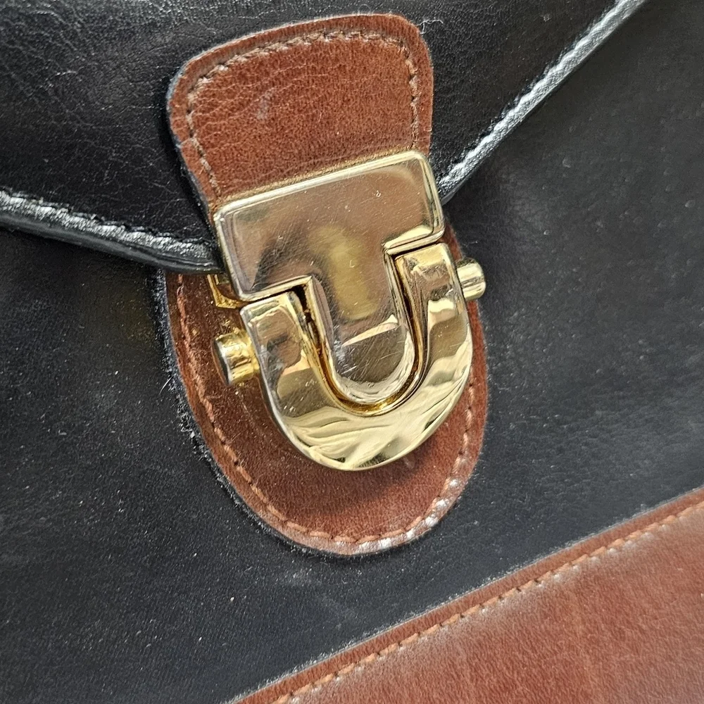 Gold Coast Genuine Leather Push Buckle Closure Clutch Handbag